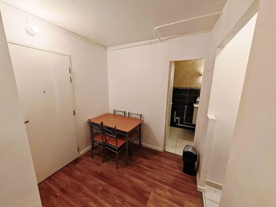 Ferienwohnung F1 Equipe Avec Ascenseur, Parking Et Pres Des Transports Argenteuil Exterior foto